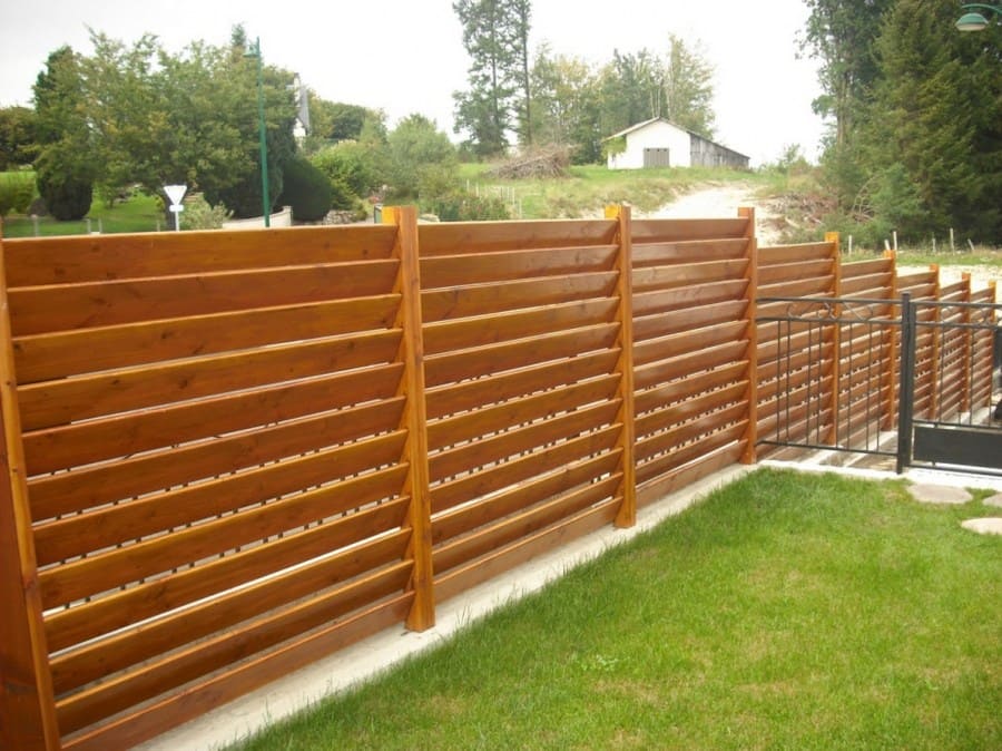 Деревянный забор из планкена фото